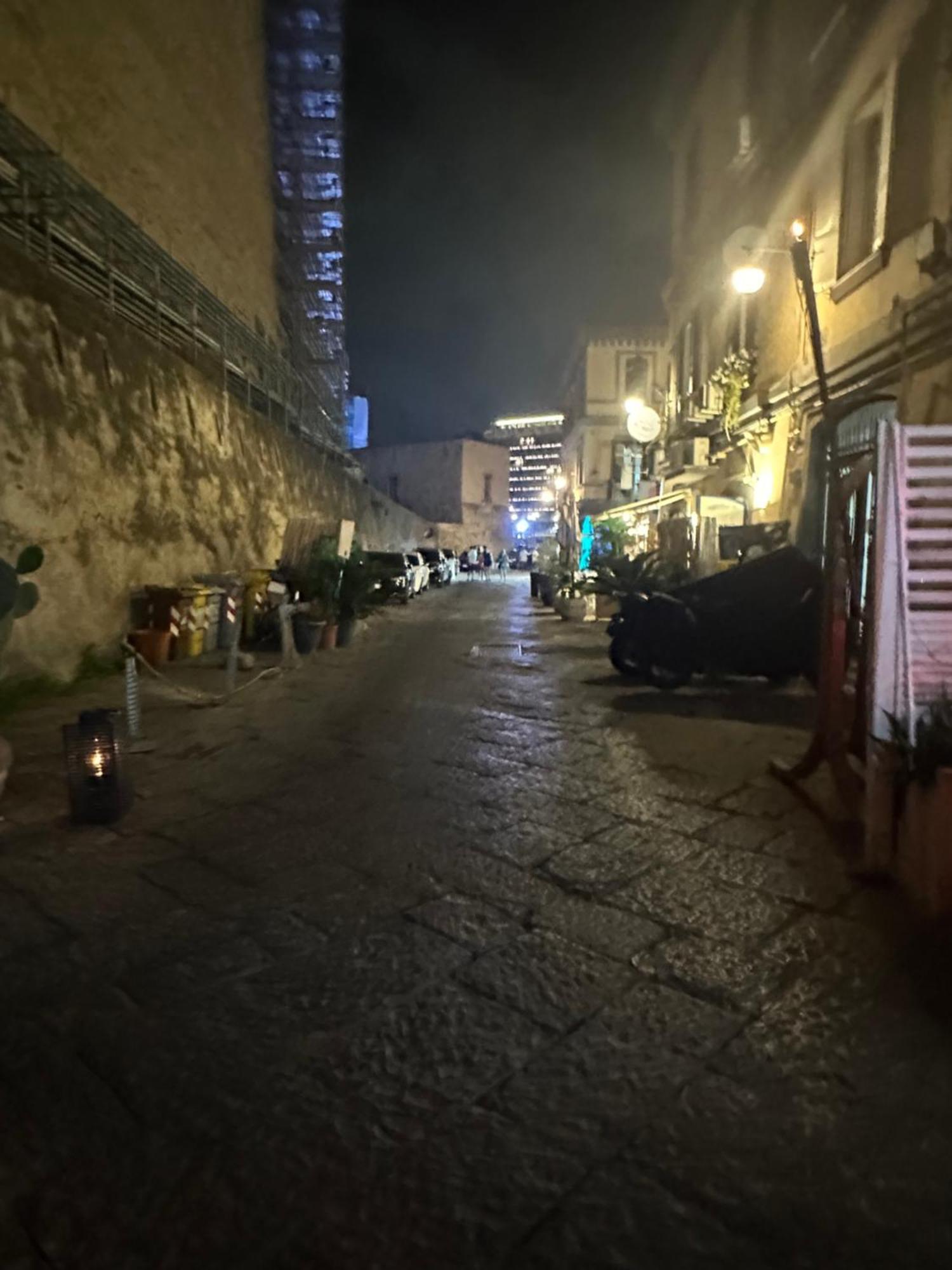 Angolo Paradiso Bed & Breakfast Napoli Dış mekan fotoğraf